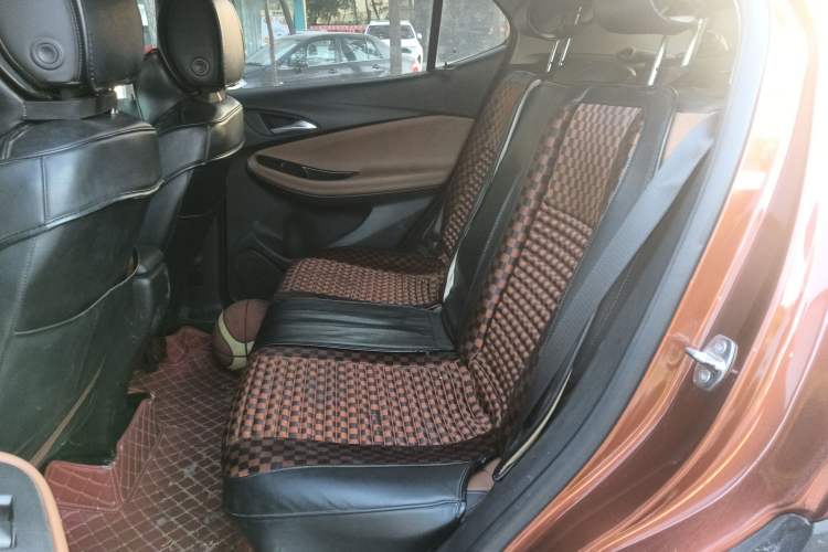 Used Buick Encore GX 2020 20T CVT Two-Wheel Drive Luxury Version Left Rear Seat