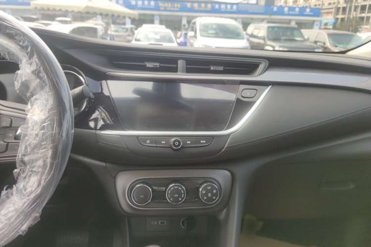 Used Buick Encore GX 2020 20T CVT Two-Wheel Drive Comfort Version Interior 3