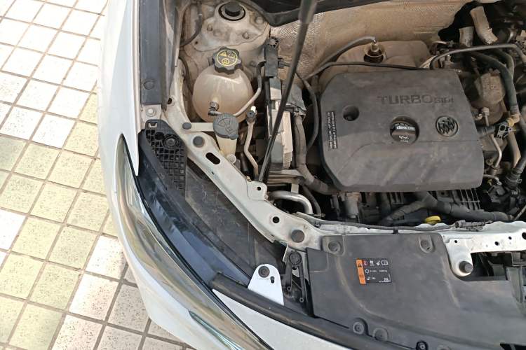 Used Buick Encore GX 2020 20T CVT Two-Wheel Drive Luxury Version Engine Bay Right
