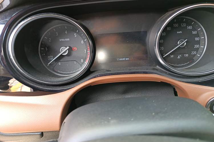 Used Buick Encore GX 2020 20T CVT Two-Wheel Drive Luxury Version Odometer Close Up