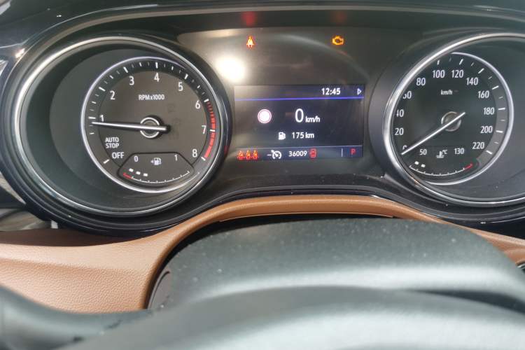 Used Buick Encore GX 2020 20T CVT Two-Wheel Drive Flagship Version Odometer Close Up