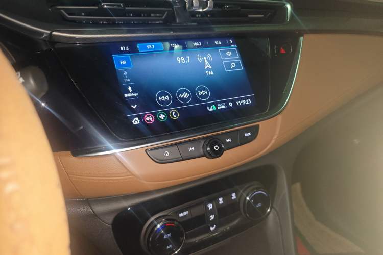 Used Buick Encore GX 2020 20T CVT Two-Wheel Drive Luxury Version Audio And AC Panel