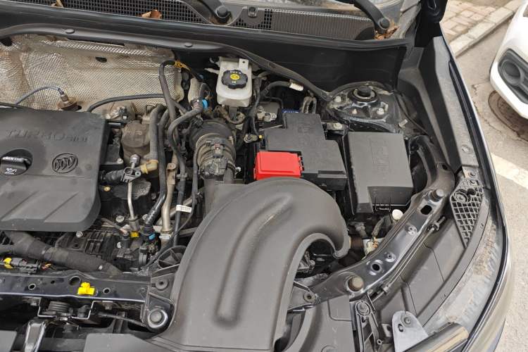 Used Buick Encore GX 2020 20T CVT Two-Wheel Drive Luxury Version Engine Bay Left