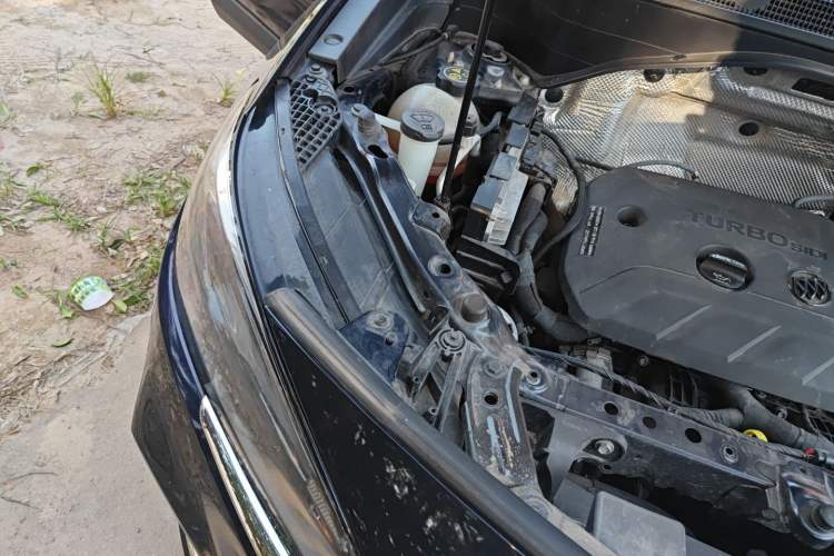 Used Buick Encore GX 2020 20T CVT Two-Wheel Drive Luxury Version Engine Bay Right
