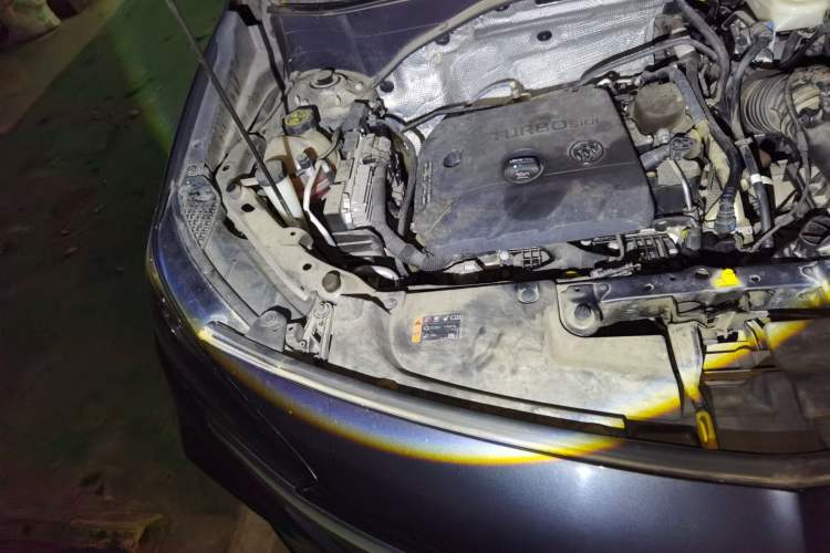 Used Buick Encore GX 2020 20T CVT Two-Wheel Drive Flagship Version Engine Bay Right