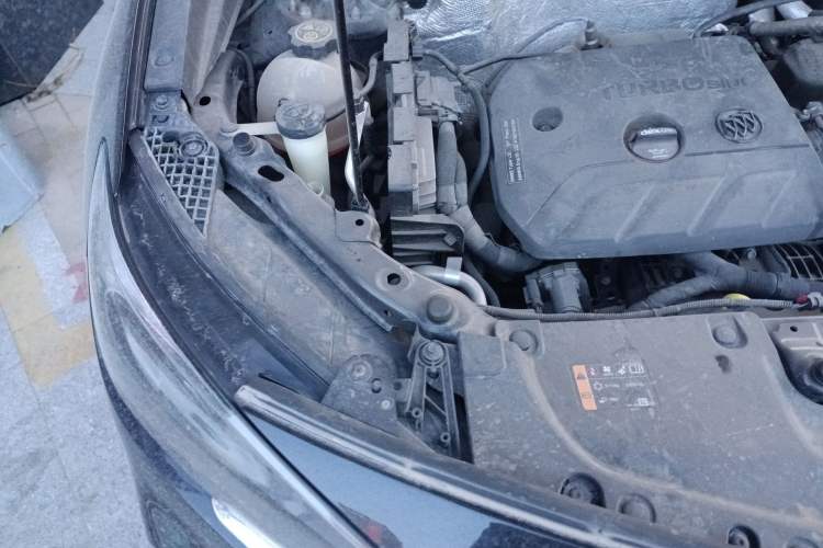 Used Buick Encore GX 2020 20T CVT Two-Wheel Drive Luxury Version Engine Bay Right