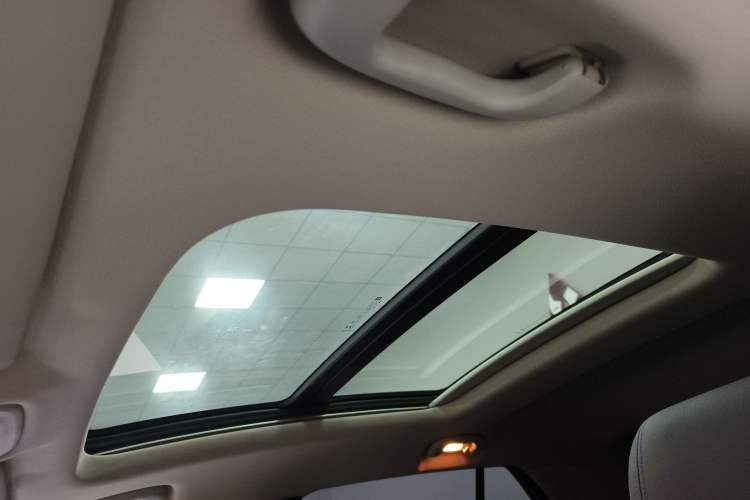 Used Buick Encore GX 2020 20T CVT Two-Wheel Drive Luxury Version Headliner