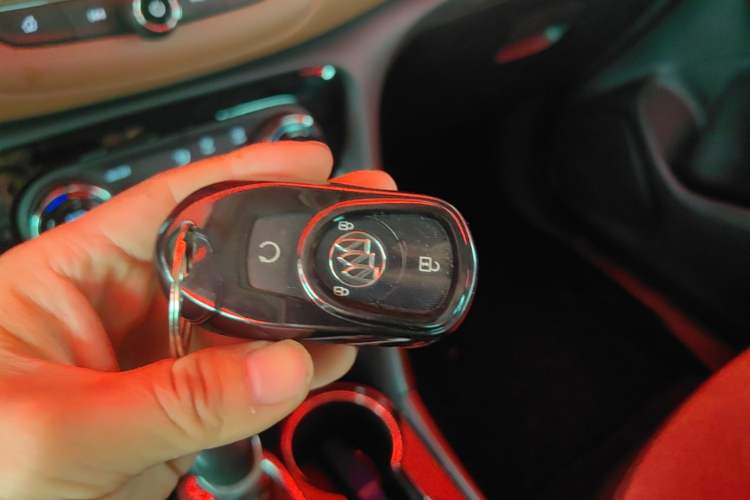 Used Buick Encore GX 2020 20T CVT Two-Wheel Drive Luxury Version Interior 1