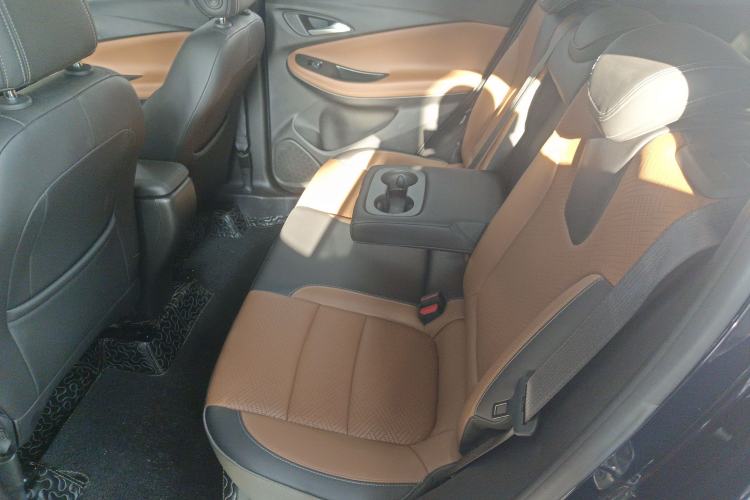 Used Buick Encore GX 2020 20T CVT Two-Wheel Drive Flagship Version Left Rear Seat
