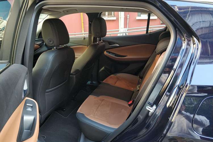 Used Buick Encore GX 2020 20T CVT Two-Wheel Drive Luxury Version Left Rear Seat