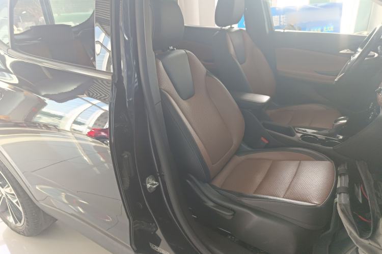 Used Buick Encore GX 2020 20T CVT Two-Wheel Drive Flagship Version Right Front Seat
