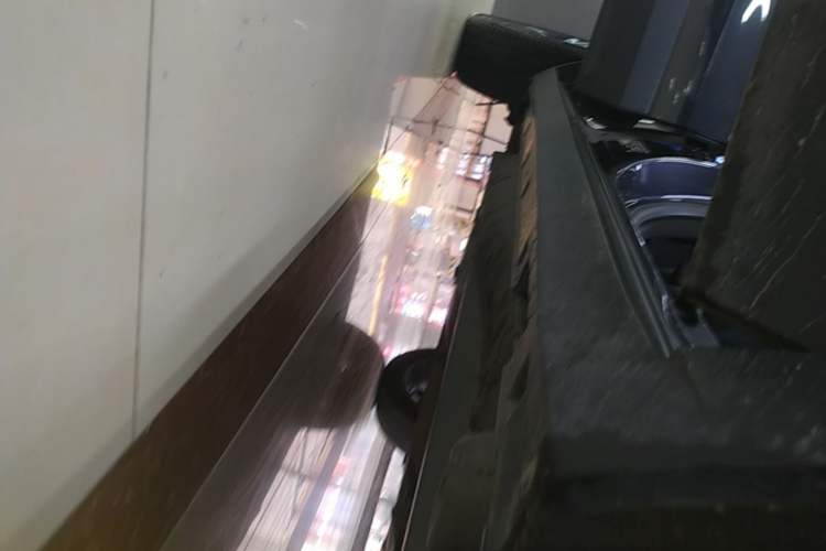 Used Buick Encore GX 2020 20T CVT Two-Wheel Drive Luxury Version Right Side Sill