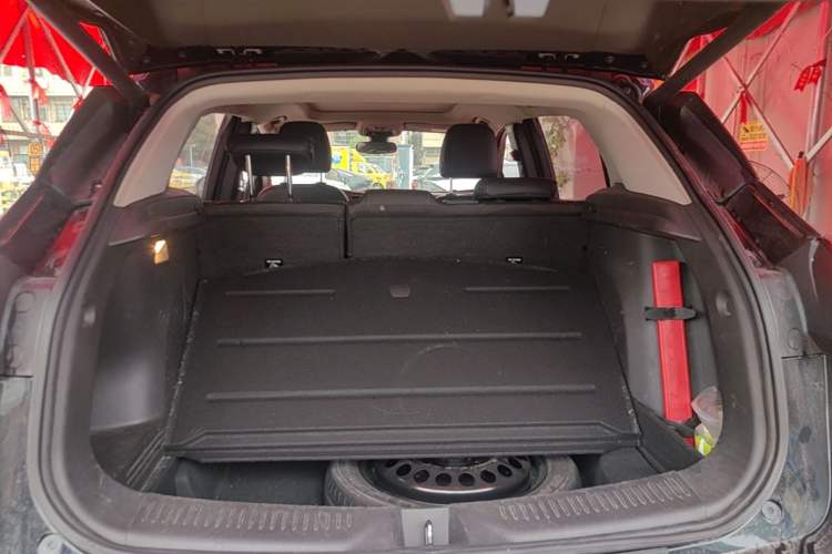 Used Buick Encore GX 2020 20T CVT Two-Wheel Drive Luxury Version Trunk