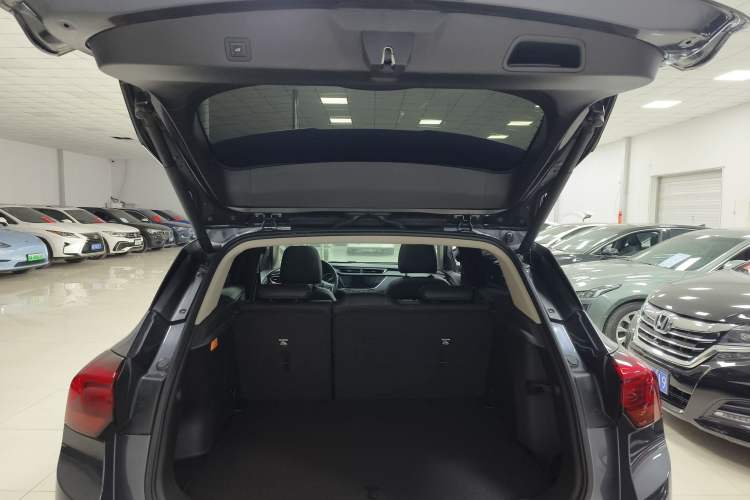 Used Buick Encore GX 2020 20T CVT Two-Wheel Drive Luxury Version Trunk