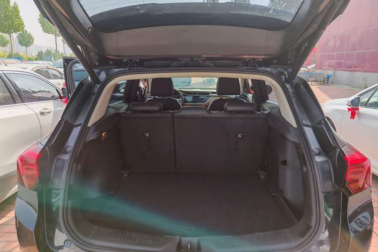 Used Buick Encore GX 2020 20T CVT Two-Wheel Drive Luxury Version Trunk