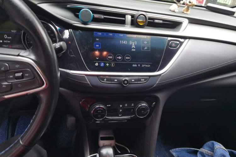 Used Buick Encore GX 2020 20T CVT Two-Wheel Drive Luxury Version Audio And AC Panel