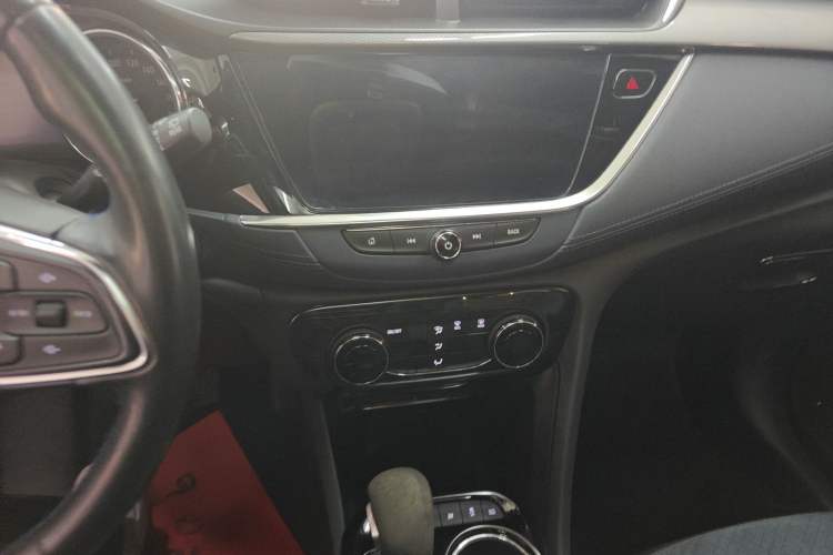 Used Buick Encore GX 2020 20T CVT Two-Wheel Drive Luxury Version Audio And AC Panel