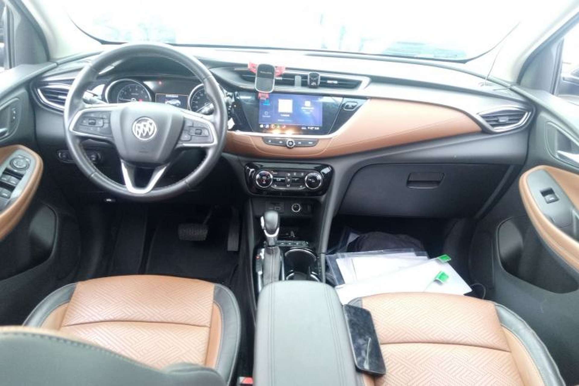 Used Buick Encore GX 2020 20T Automatic All-Wheel-Drive Flagship Model Center Console