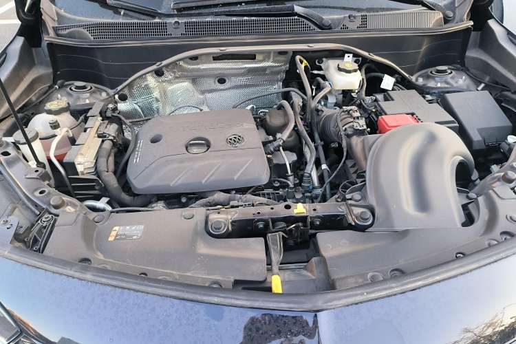 Used Buick Encore GX 2020 20T CVT Two-Wheel Drive Luxury Version Engine Bay