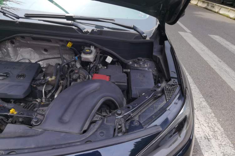 Used Buick Encore GX 2020 20T CVT Two-Wheel Drive Luxury Version Engine Bay Left