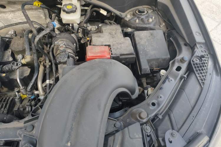 Used Buick Encore GX 2020 20T CVT Two-Wheel Drive Luxury Version Engine Bay Left