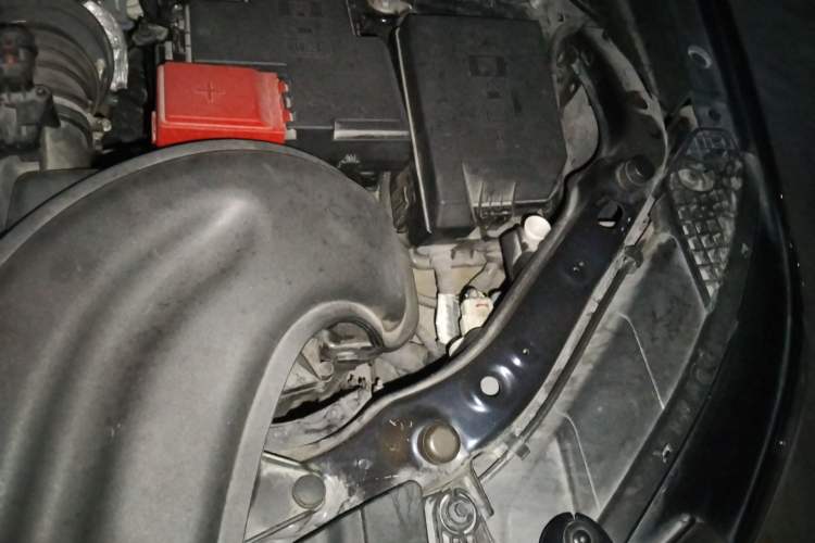Used Buick Encore GX 2020 20T CVT Two-Wheel Drive Luxury Version Engine Bay Left