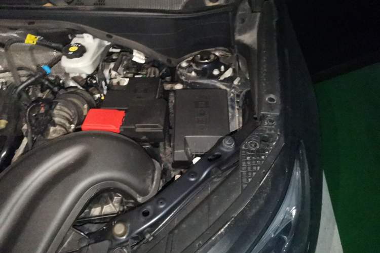 Used Buick Encore GX 2020 20T CVT Two-Wheel Drive Flagship Version Engine Bay Left