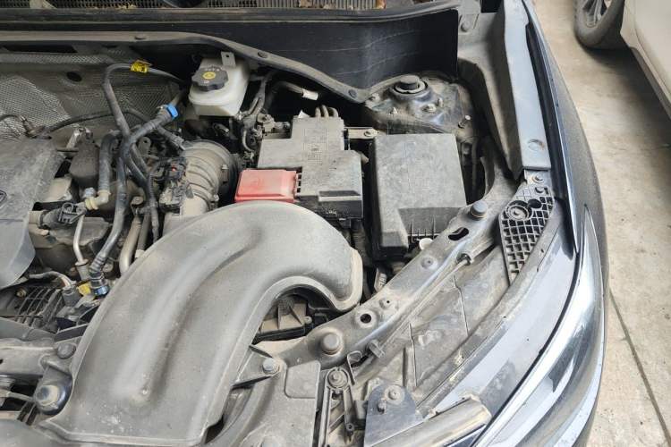 Used Buick Encore GX 2020 20T CVT Two-Wheel Drive Luxury Version Engine Bay Left