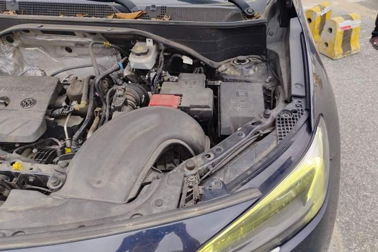 Used Buick Encore GX 2020 20T CVT Two-Wheel Drive Luxury Version Engine Bay Left
