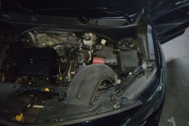 Used Buick Encore GX 2020 20T CVT Two-Wheel Drive Luxury Version Engine Bay Left