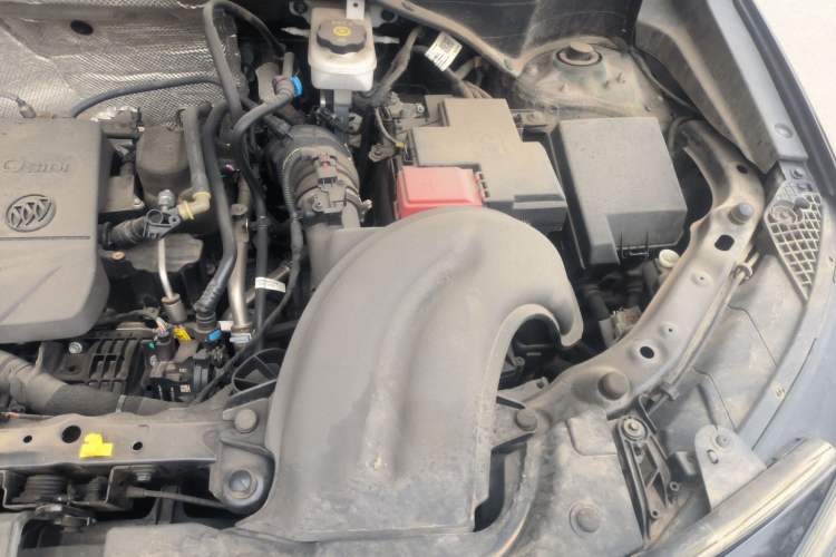 Used Buick Encore GX 2020 20T CVT Two-Wheel Drive Luxury Version Engine Bay Left