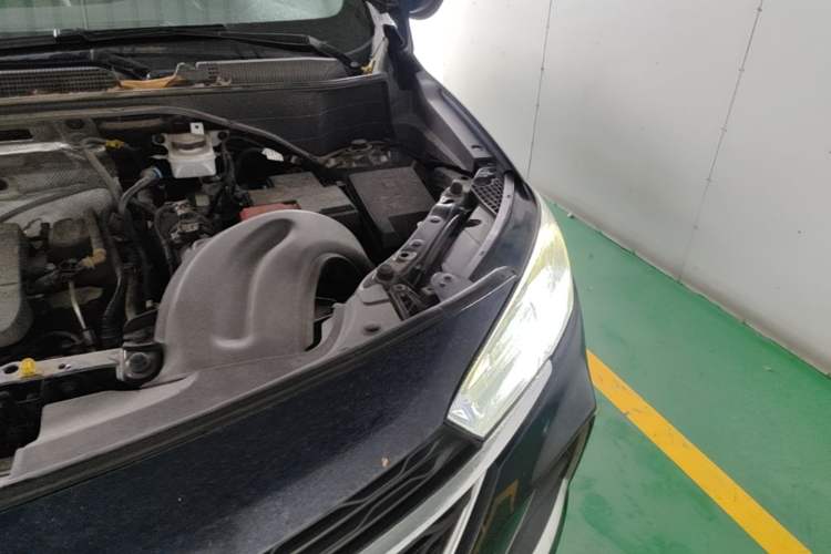 Used Buick Encore GX 2020 20T CVT Two-Wheel Drive Luxury Version Engine Bay Left