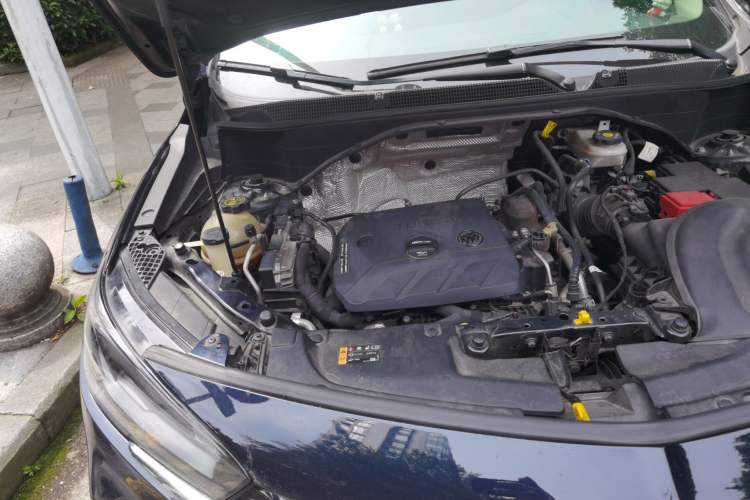 Used Buick Encore GX 2020 20T CVT Two-Wheel Drive Luxury Version Engine Bay Right