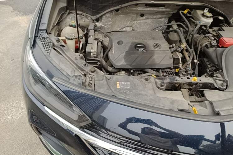 Used Buick Encore GX 2020 20T CVT Two-Wheel Drive Luxury Version Engine Bay Right