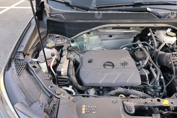 Used Buick Encore GX 2020 20T CVT Two-Wheel Drive Luxury Version Engine Bay Right
