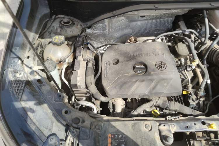 Used Buick Encore GX 2020 20T CVT Two-Wheel Drive Luxury Version Engine Bay Right