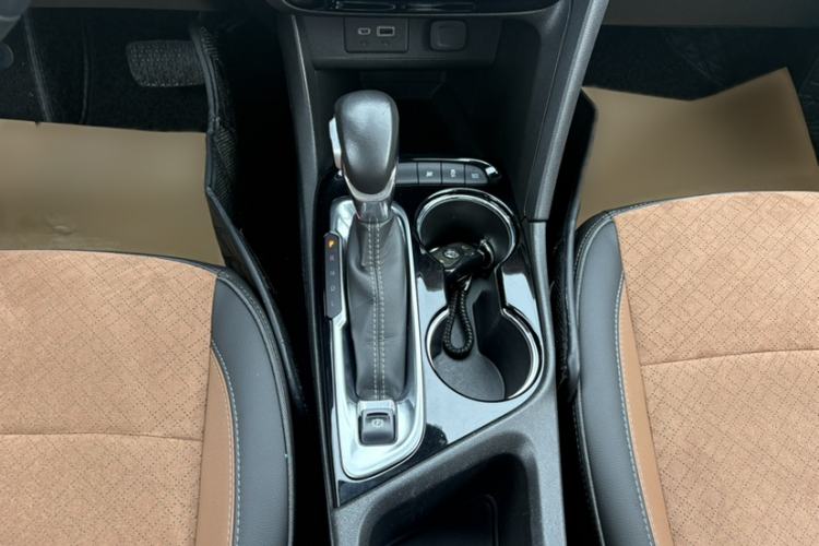 Used Buick Encore GX 2020 20T CVT Two-Wheel Drive Luxury Version Interior 2