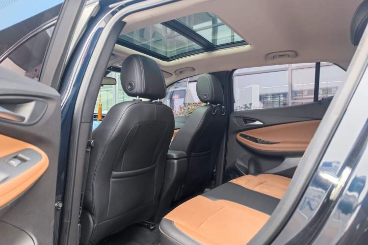 Used Buick Encore GX 2020 20T CVT Two-Wheel Drive Luxury Version Interior 2