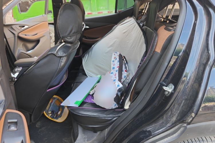 Used Buick Encore GX 2020 20T CVT Two-Wheel Drive Luxury Version Left Rear Seat