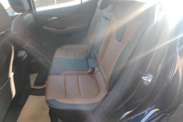 Used Buick Encore GX 2020 20T CVT Two-Wheel Drive Flagship Version Left Rear Seat