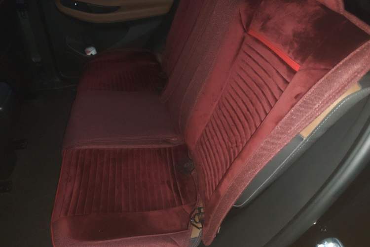 Used Buick Encore GX 2020 20T CVT Two-Wheel Drive Flagship Version Left Rear Seat