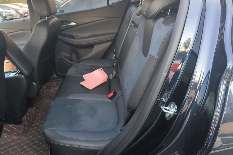 Used Buick Encore GX 2020 20T CVT Two-Wheel Drive Luxury Version Left Rear Seat