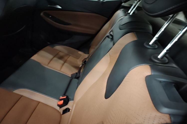Used Buick Encore GX 2020 20T CVT Two-Wheel Drive Flagship Version Left Rear Seat