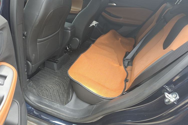 Used Buick Encore GX 2020 20T CVT Two-Wheel Drive Luxury Version Left Rear Seat