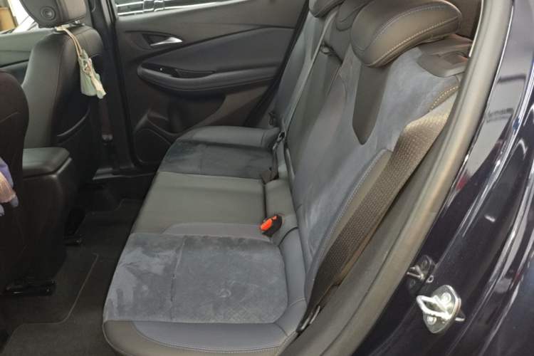 Used Buick Encore GX 2020 20T CVT Two-Wheel Drive Luxury Version Left Rear Seat
