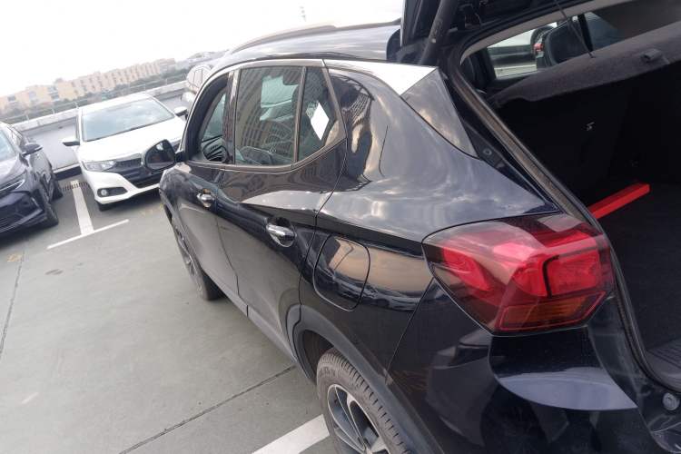 Used Buick Encore GX 2020 20T Automatic All-Wheel-Drive Flagship Model Left Side