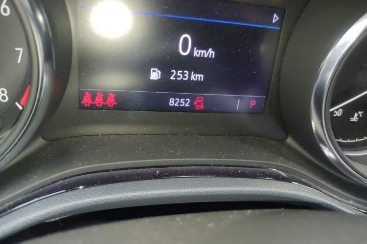 Used Buick Encore GX 2020 20T CVT Two-Wheel Drive Luxury Version Odometer Close Up