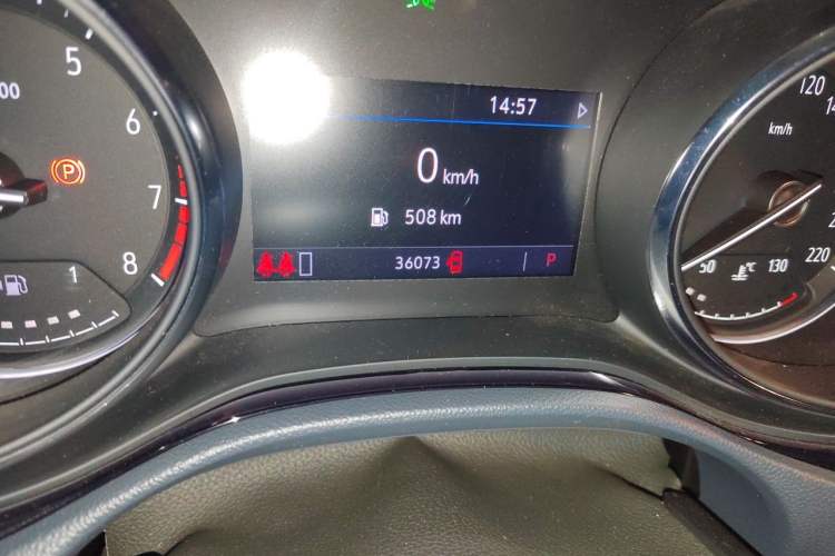 Used Buick Encore GX 2020 20T CVT Two-Wheel Drive Luxury Version Odometer Close Up