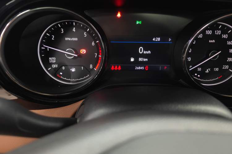 Used Buick Encore GX 2020 20T CVT Two-Wheel Drive Luxury Version Odometer Close Up