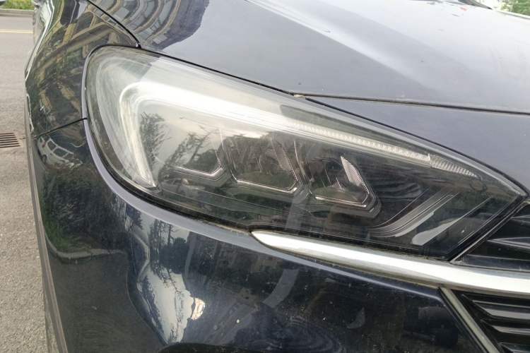 Used Buick Encore GX 2020 20T CVT Two-Wheel Drive Luxury Version Right Front Headlight